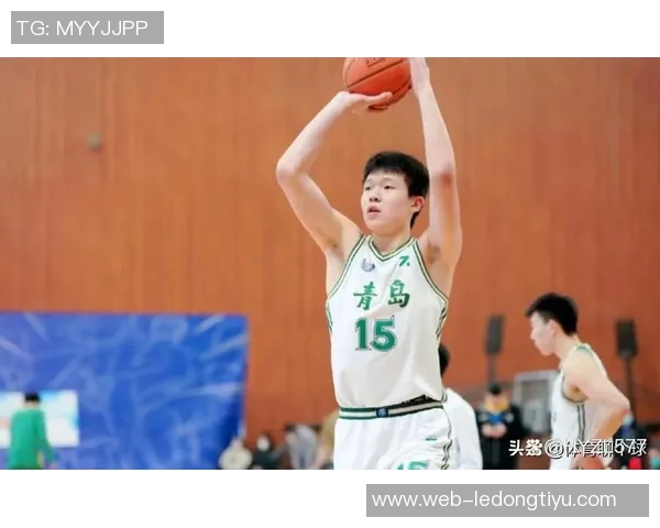 媒体人呼吁杨瀚森专注训练与比赛录像勿被网络言论干扰