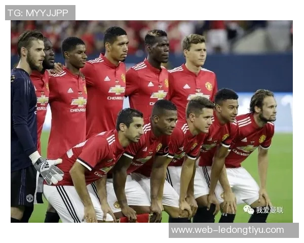 曼联官方社交媒体发布2025-26赛季全家福照男足女足同框合影 曼联官方社交媒体发布2025-26赛季全家福照男足女足同框合影