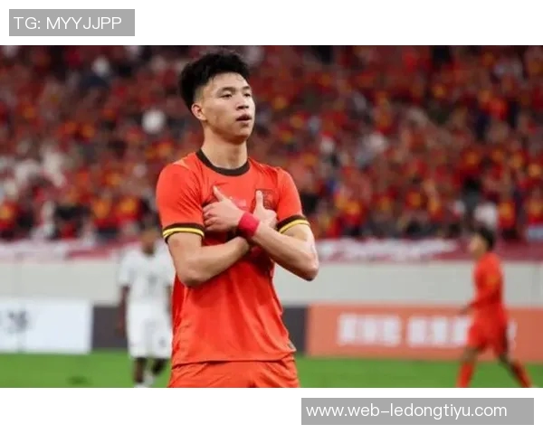 媒体人分享U22国足谢场视频见证胜利球队在雄起声中感动离场