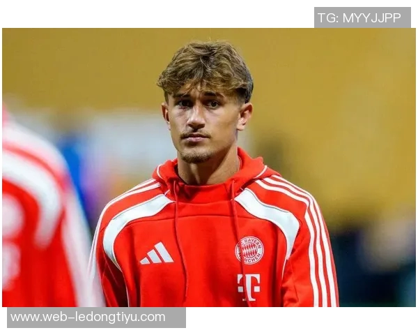 比朔夫首度为U21进球喜悦之情提升自信心展望未来表现