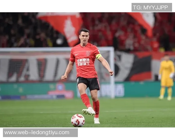 蓉城逆袭广岛周定洋遭侵犯裁判判罚点球费利佩稳健罚入制胜球