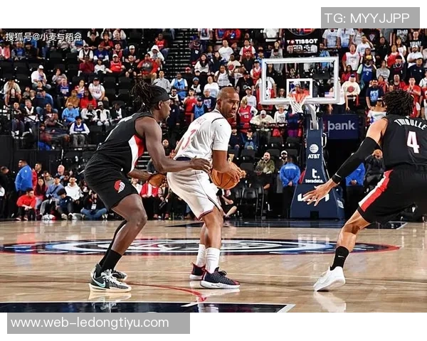 保罗适应快船角色变化努力实现生活与篮球的完美平衡