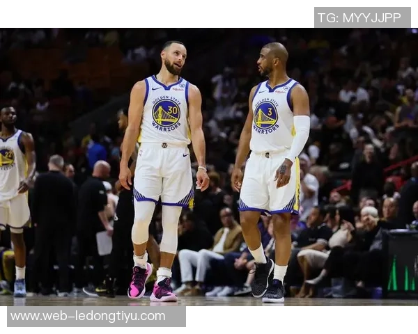 库里加盟勇士初期阵容揭秘蒙塔搭档后场双枪临时工云集 库里加盟勇士初期阵容揭秘蒙塔搭档后场双枪临时工云集