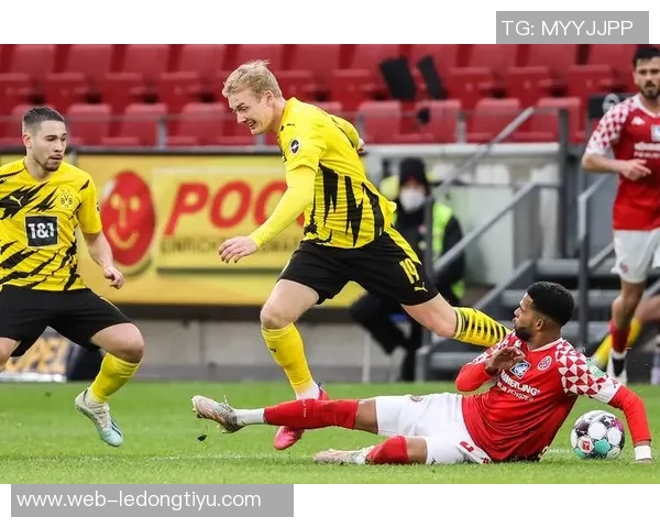 多特蒙德求购克鲁塞罗17岁边卫遭拒绝总价1200万欧元未获认可 多特蒙德求购克鲁塞罗17岁边卫遭拒绝总价1200万欧元未获认可