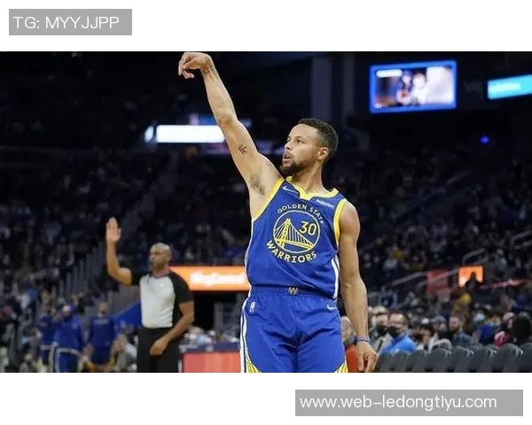 文班通过减少三分出手提升效率目标更多冲击篮筐实现进攻多样化 文班通过减少三分出手提升效率目标更多冲击篮筐实现进攻多样化